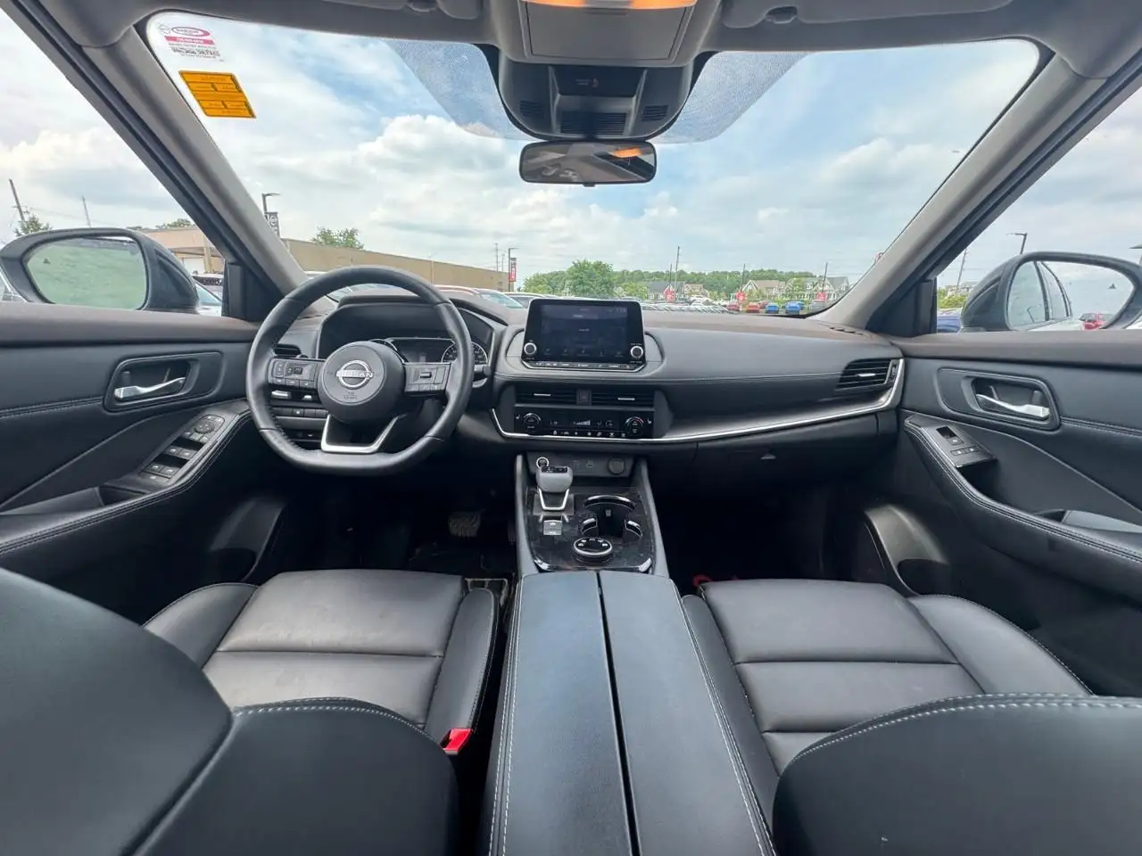 Nissan Rogue снимка Nissan Rogue