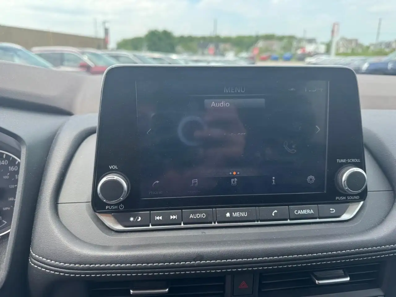 Nissan Rogue снимка Nissan Rogue