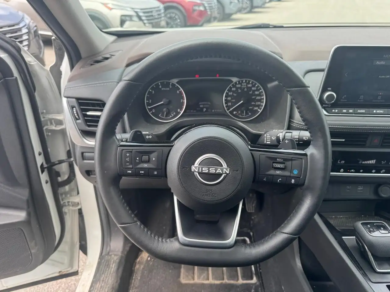 Nissan Rogue снимка Nissan Rogue