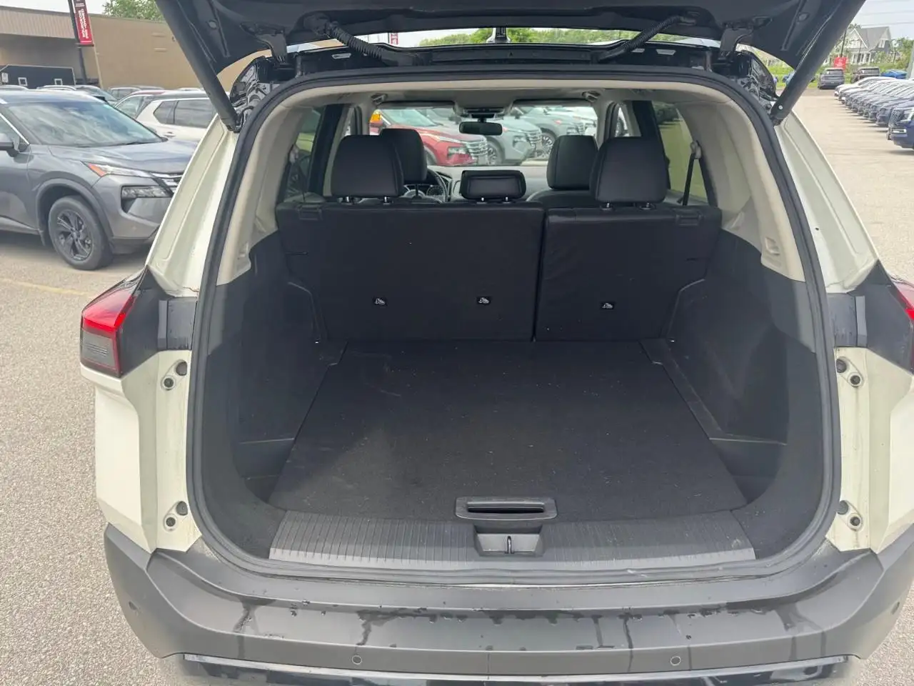 Nissan Rogue снимка Nissan Rogue