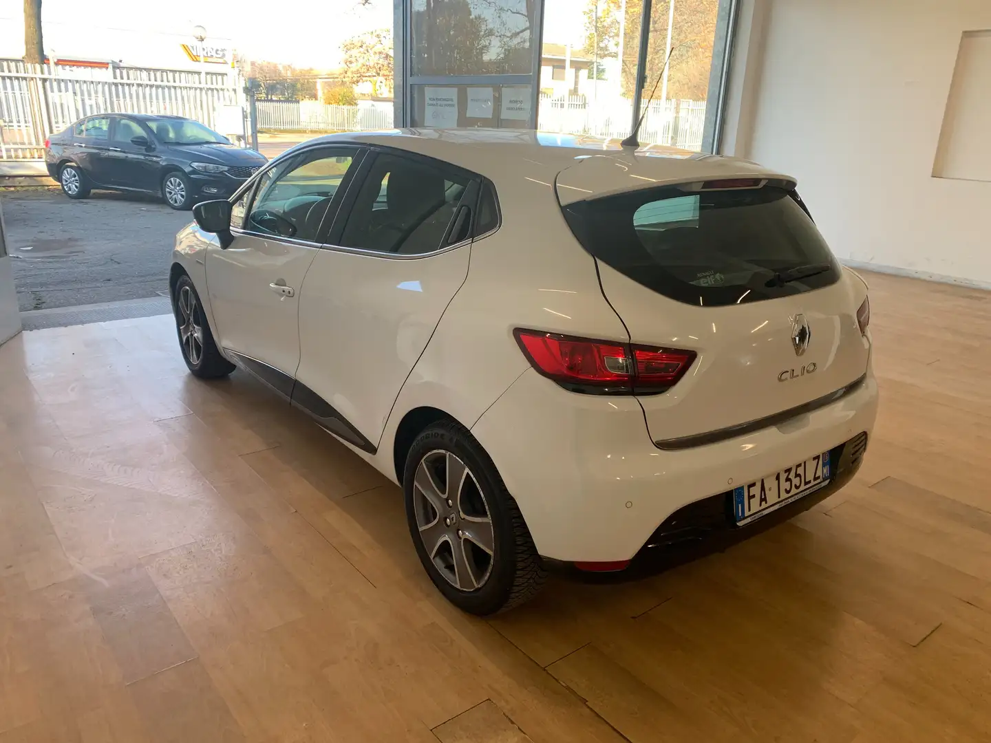 Renault Clio 5p 1.2 Life (wave) 75cv E6 Blanc - 2