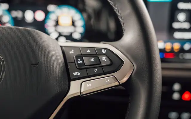Volkswagen Golf view 14
