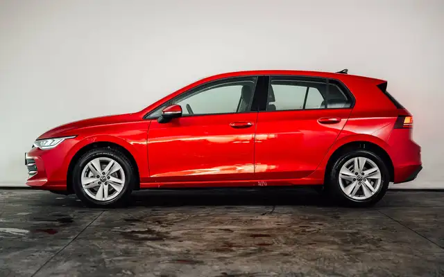 Volkswagen Golf view 2