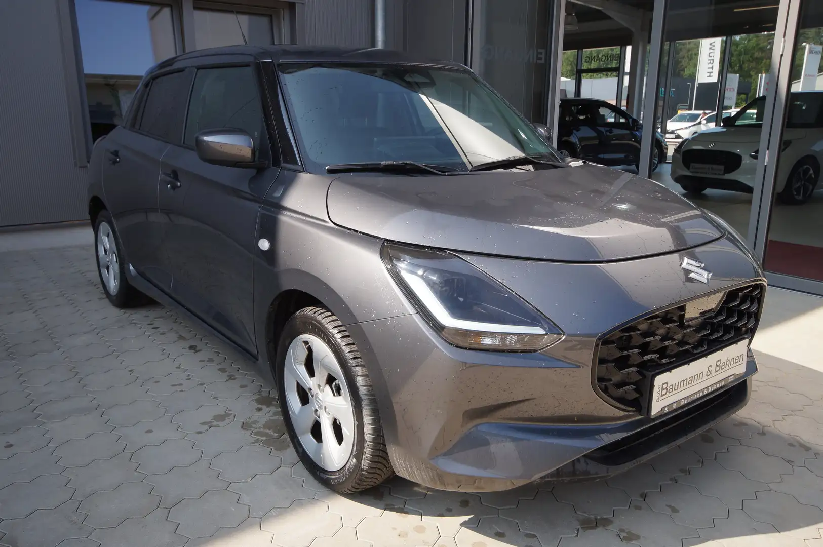 Suzuki Swift Hybrid Comfort mit Navi & Ganzjahresreifen! Grau - 1