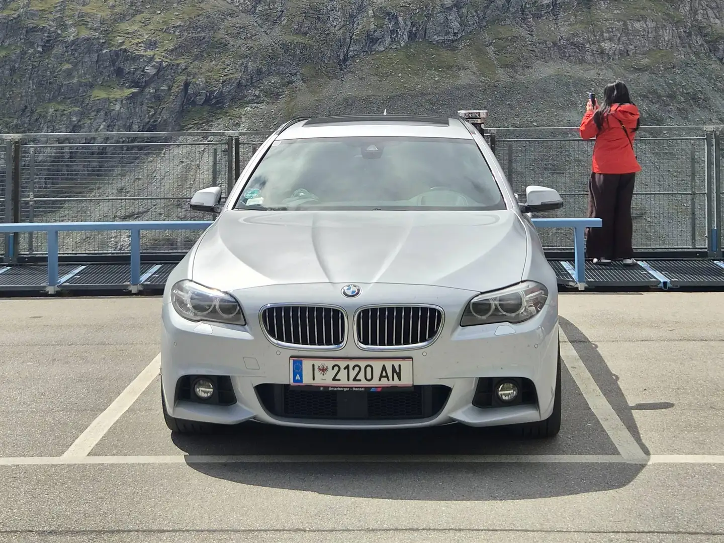 BMW 530 530d xDrive Touring Aut. M-Paket Silber - 2
