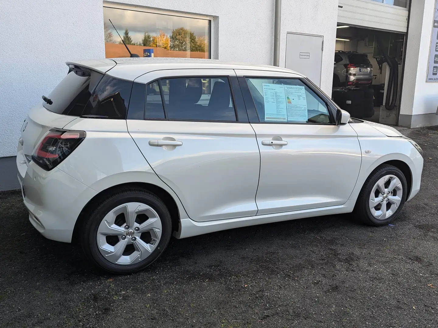 Suzuki Swift 1.2 Hybrid MT Comfort 60 Monate Garantie Weiß - 2