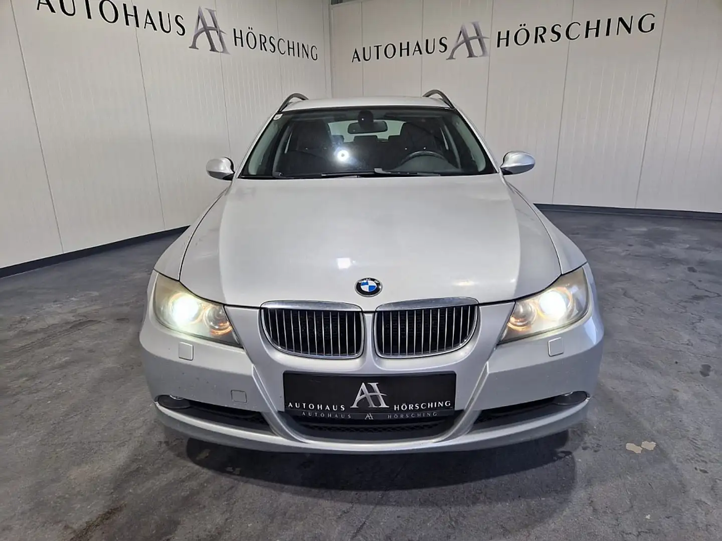 BMW 318 d Touring Österreich-Paket Srebrny - 2