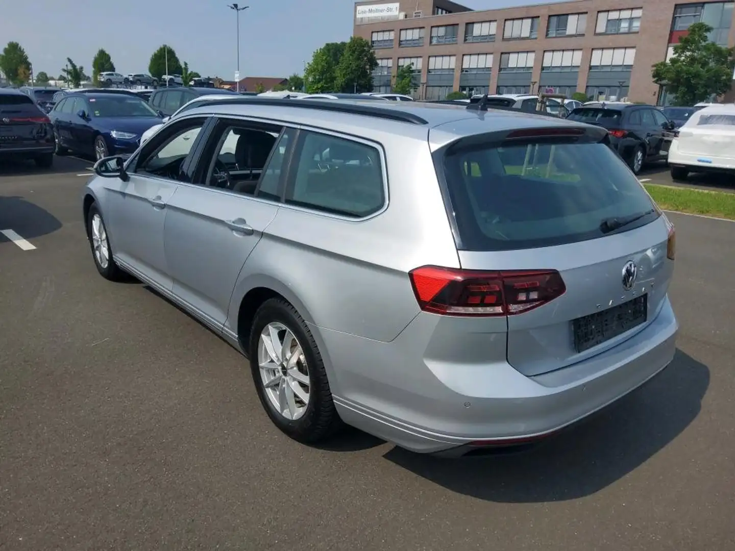 Volkswagen Passat Variant Business Grau - 2
