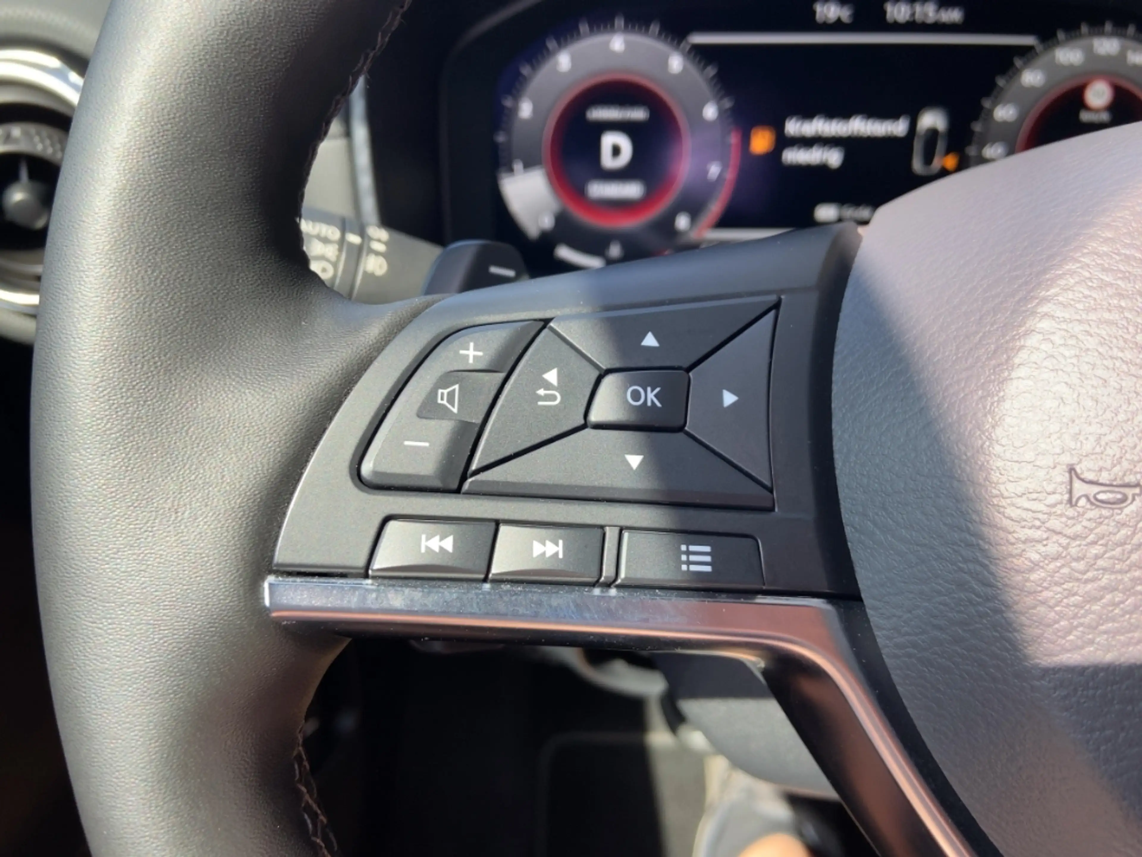 Nissan Juke N-SPORT 114PS Automatik Winter/Navi/Kamera/Carplay — photo 10
