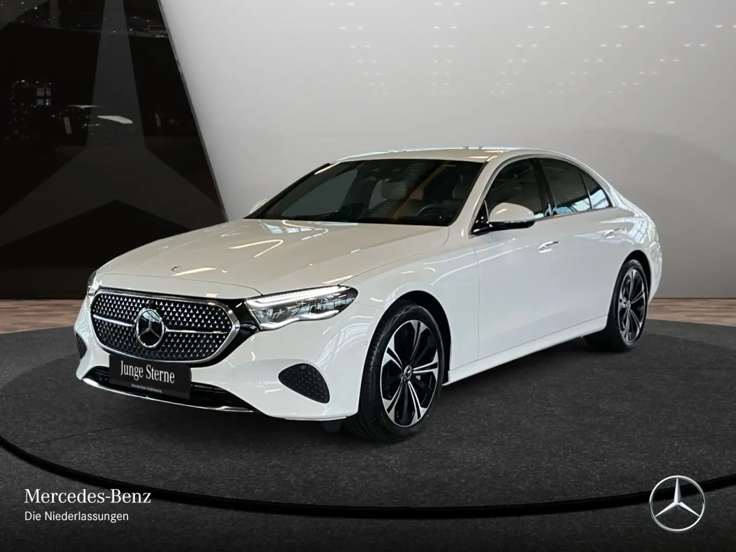 Mercedes-Benz E 300 e 4M Hybrid Avantgarde Fahrass 360° Distr. Weiß - 2