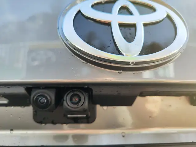 Toyota bZ4X Elektro 73kWh AWD ACC+LED+Navi+Pano+SHZ+360 Ansicht 29