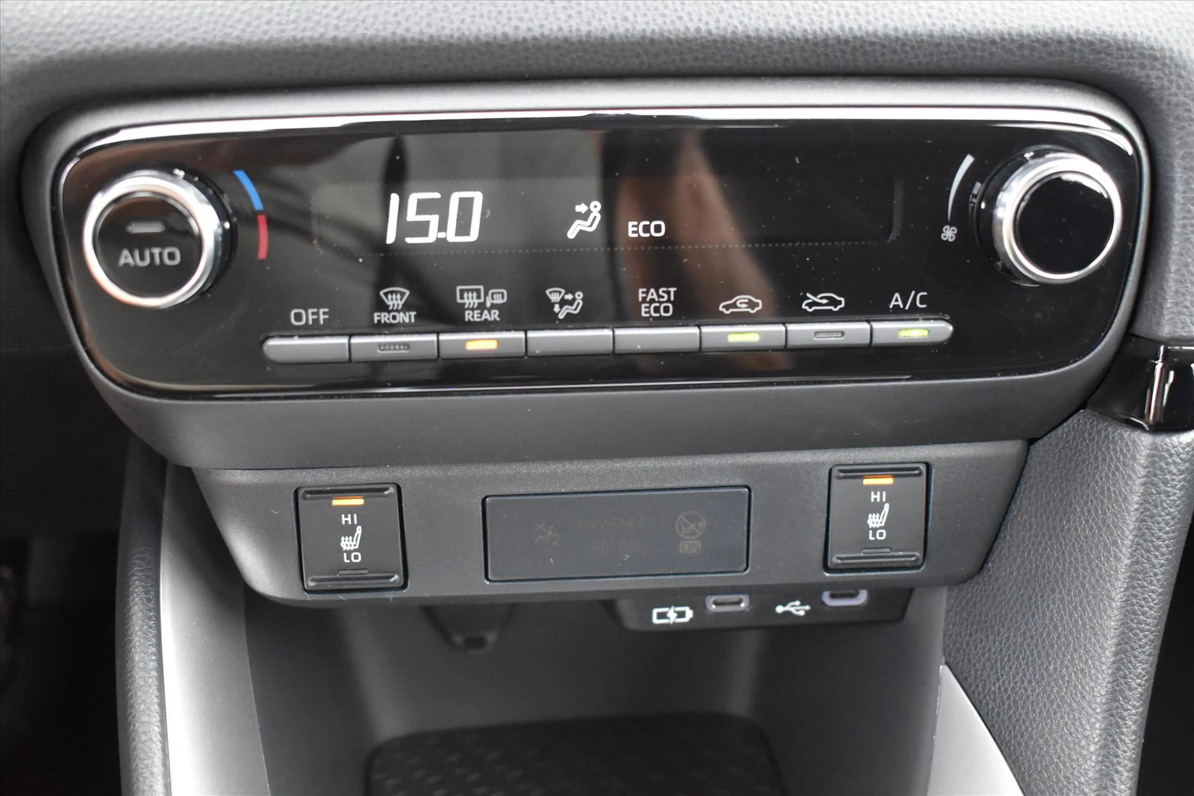 Mazda 2 Hybrid 1.5 Exclusive Line AUTOMAAT | Stoel & stuur — photo 17