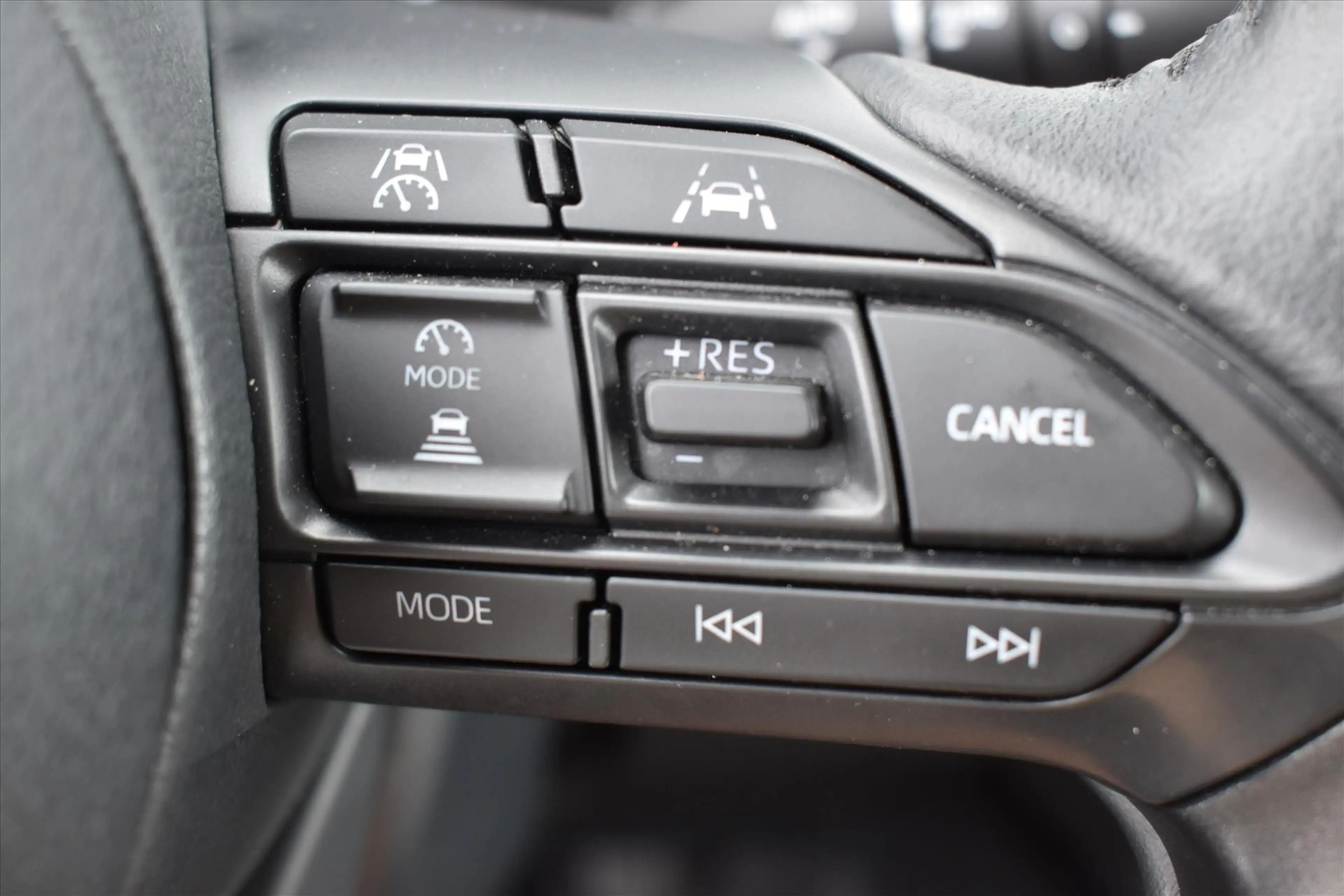 Mazda 2 Hybrid 1.5 Exclusive Line AUTOMAAT | Stoel & stuur — photo 16