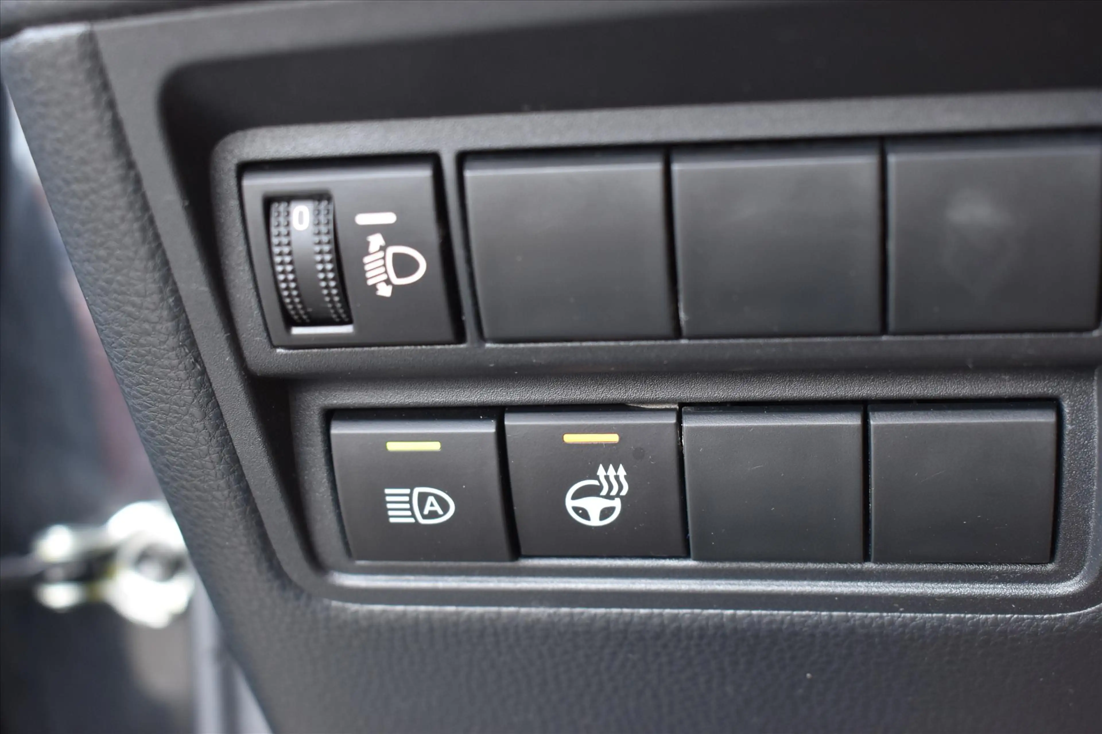 Mazda 2 Hybrid 1.5 Exclusive Line AUTOMAAT | Stoel & stuur — photo 18