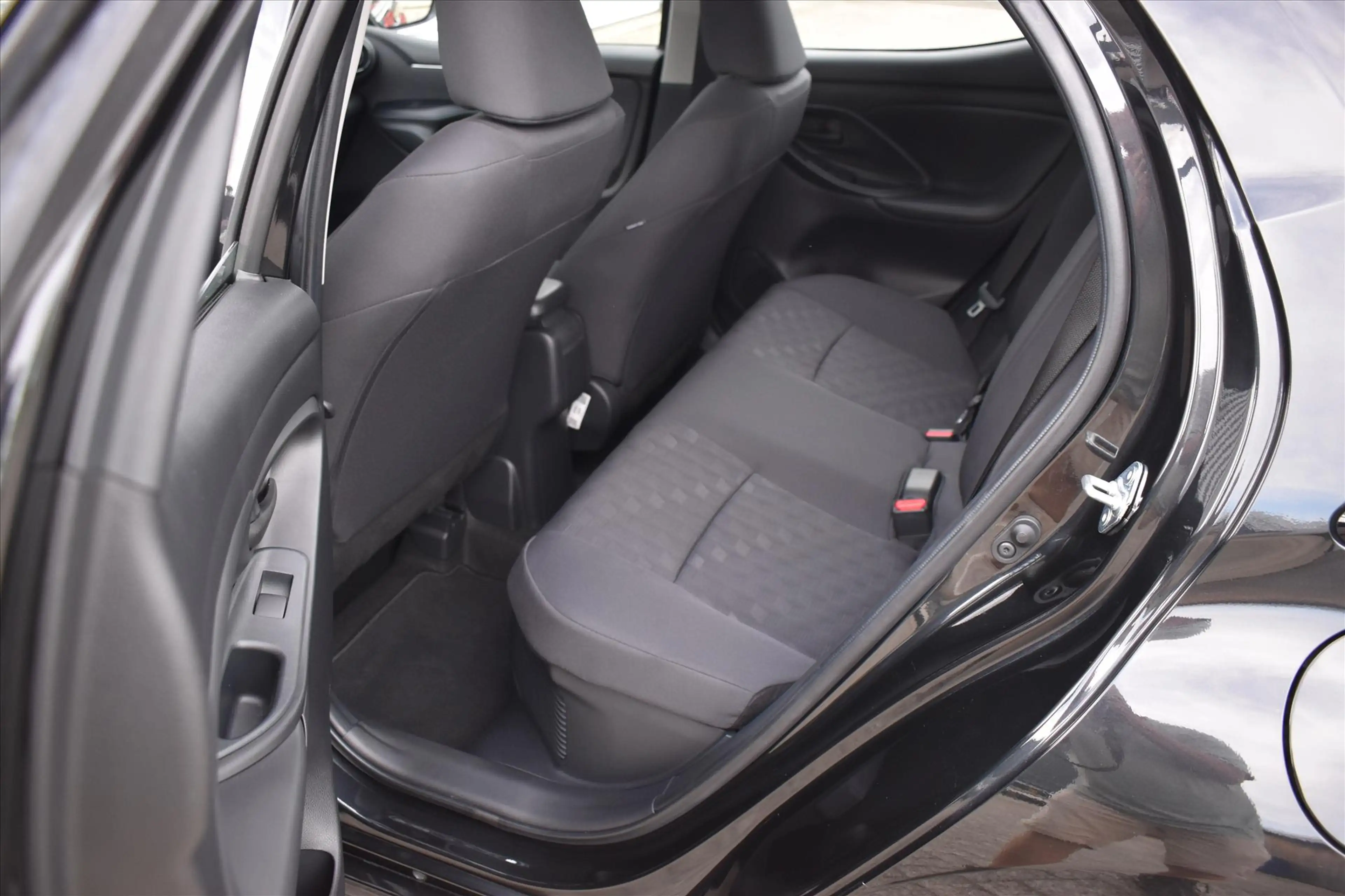 Mazda 2 Hybrid 1.5 Exclusive Line AUTOMAAT | Stoel & stuur — photo 10