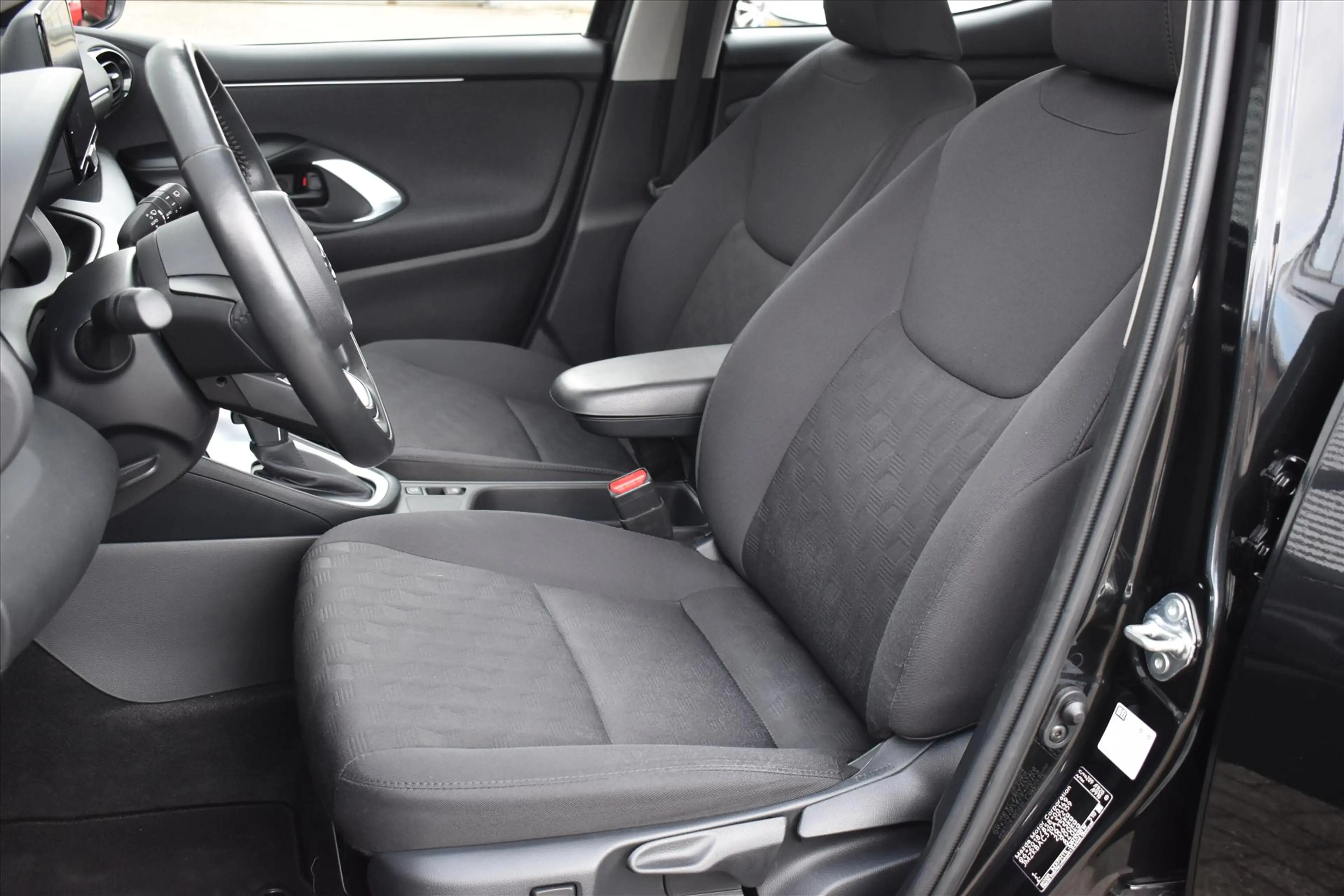 Mazda 2 Hybrid 1.5 Exclusive Line AUTOMAAT | Stoel & stuur — photo 8