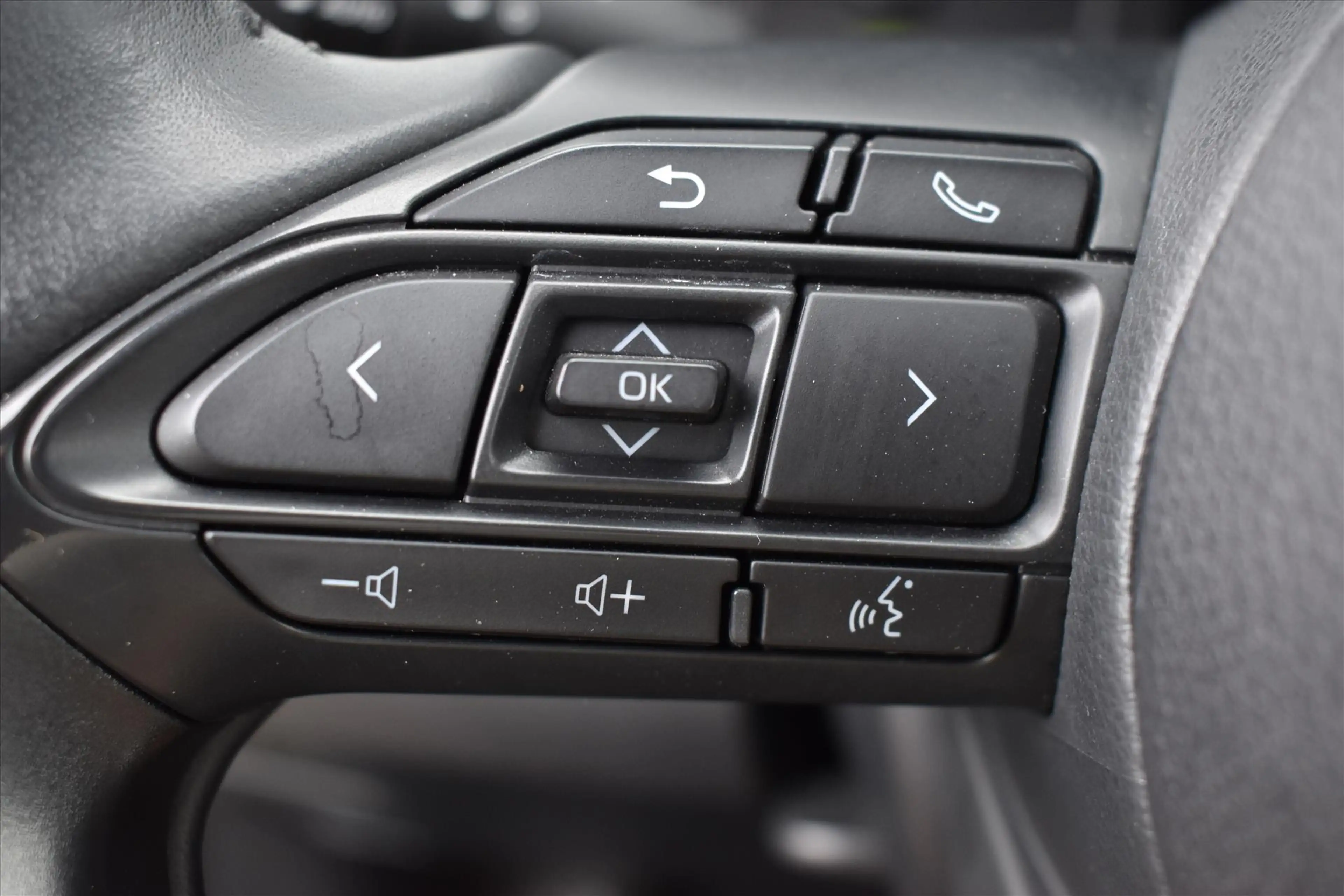 Mazda 2 Hybrid 1.5 Exclusive Line AUTOMAAT | Stoel & stuur — photo 15