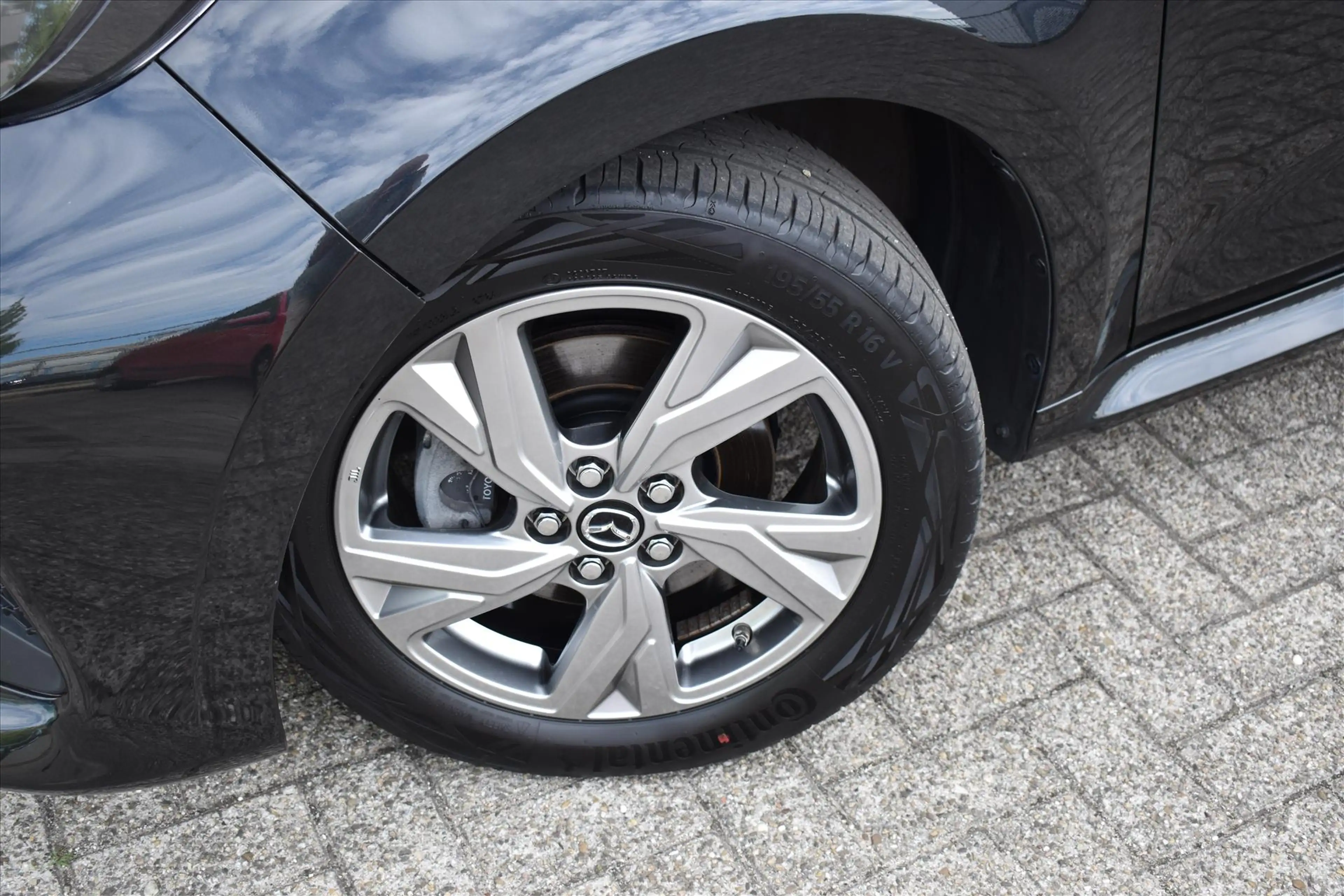 Mazda 2 Hybrid 1.5 Exclusive Line AUTOMAAT | Stoel & stuur — photo 27