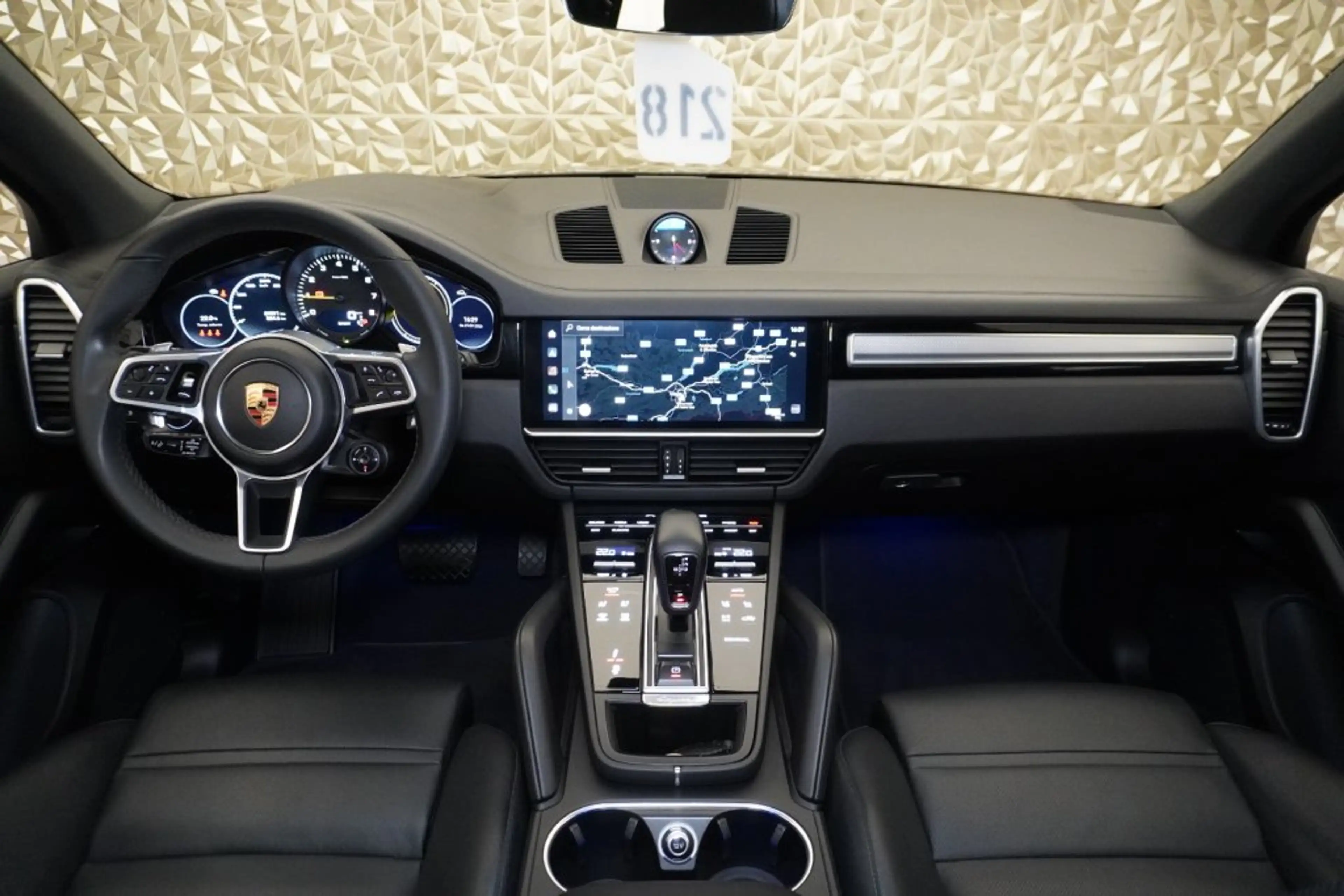 Porsche Cayenne E-Hybrid Platinum Edition — photo 15