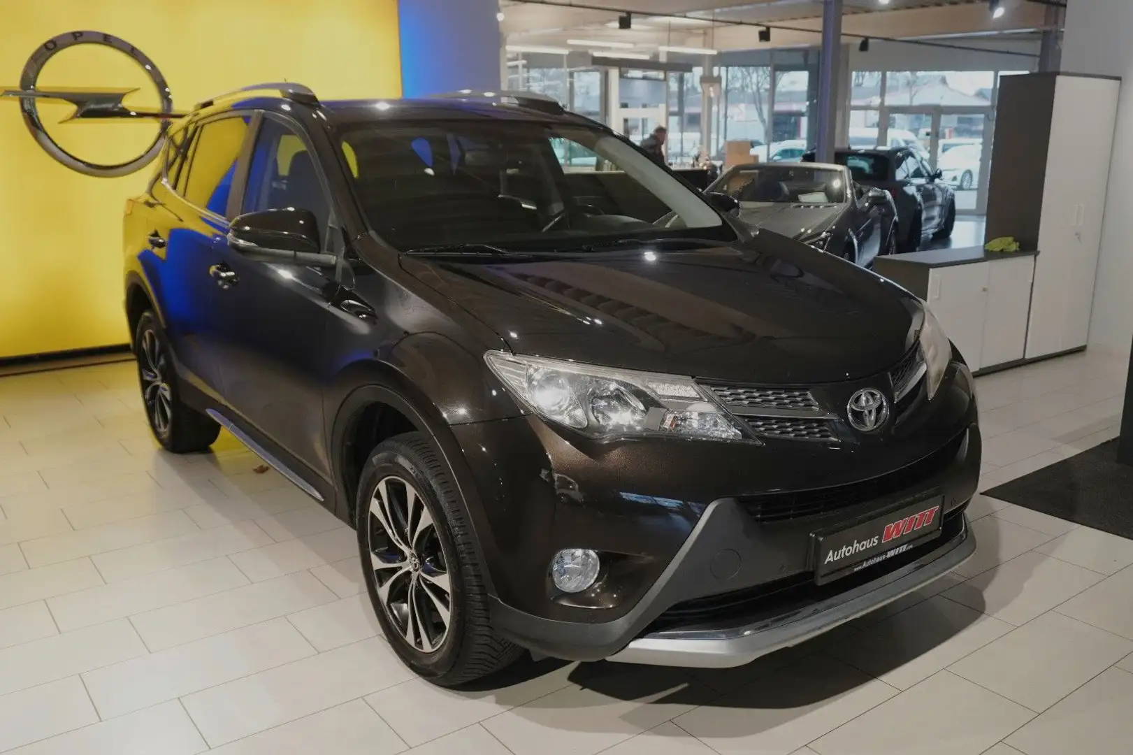 Toyota RAV 4 4 Edition-S °AHK°Sthzg°Navi°4x4° Braun - 1