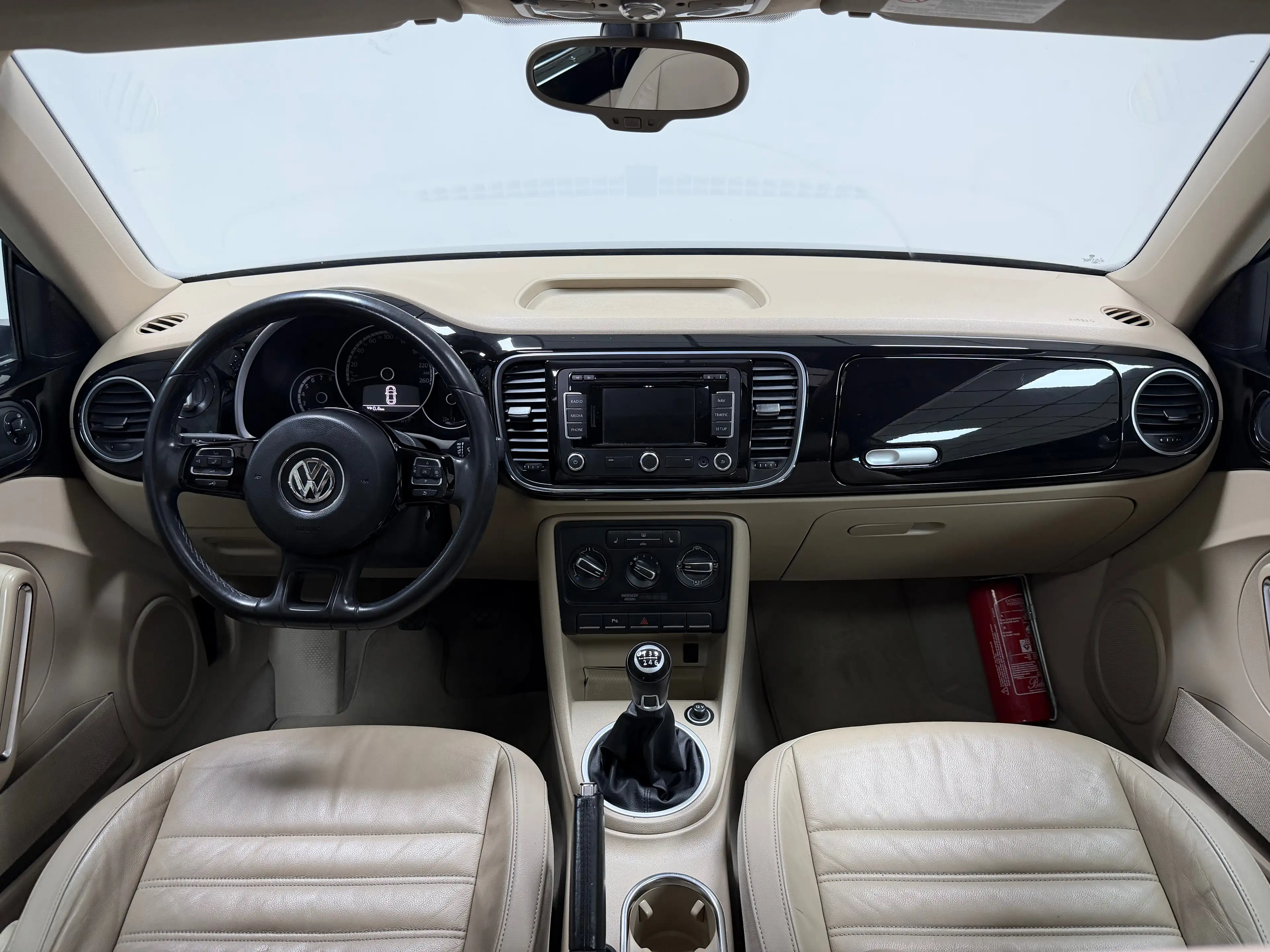Volkswagen Beetle 1.2 TSI Design BMT *Toit Ouvrant*Siege Chauff*Cuir /GARANTIE 12MOIS — photo 12