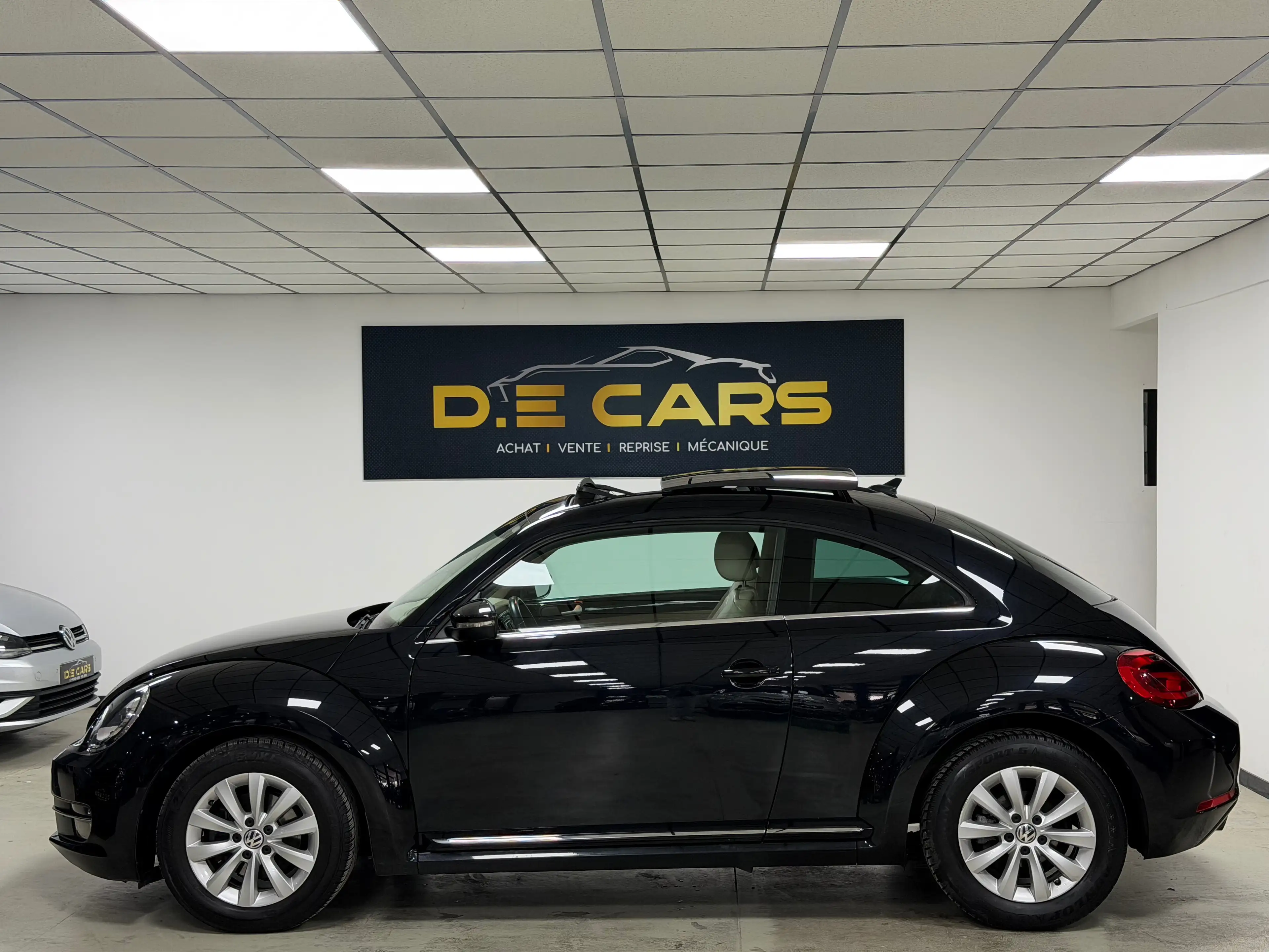 Volkswagen Beetle 1.2 TSI Design BMT *Toit Ouvrant*Siege Chauff*Cuir /GARANTIE 12MOIS — photo 4