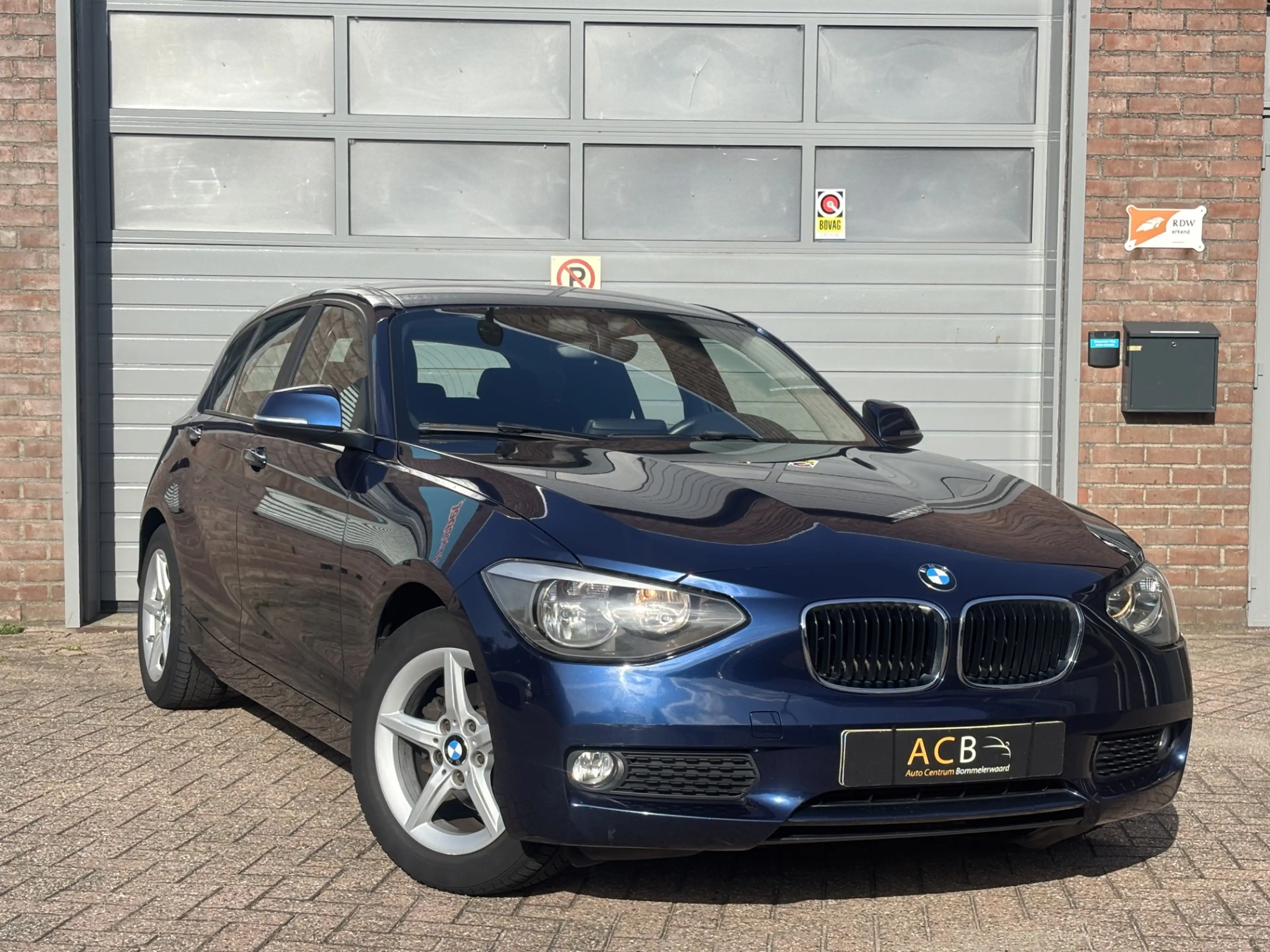 BMW 114 1-serie 114i EDE Navigatie/ LM velgen