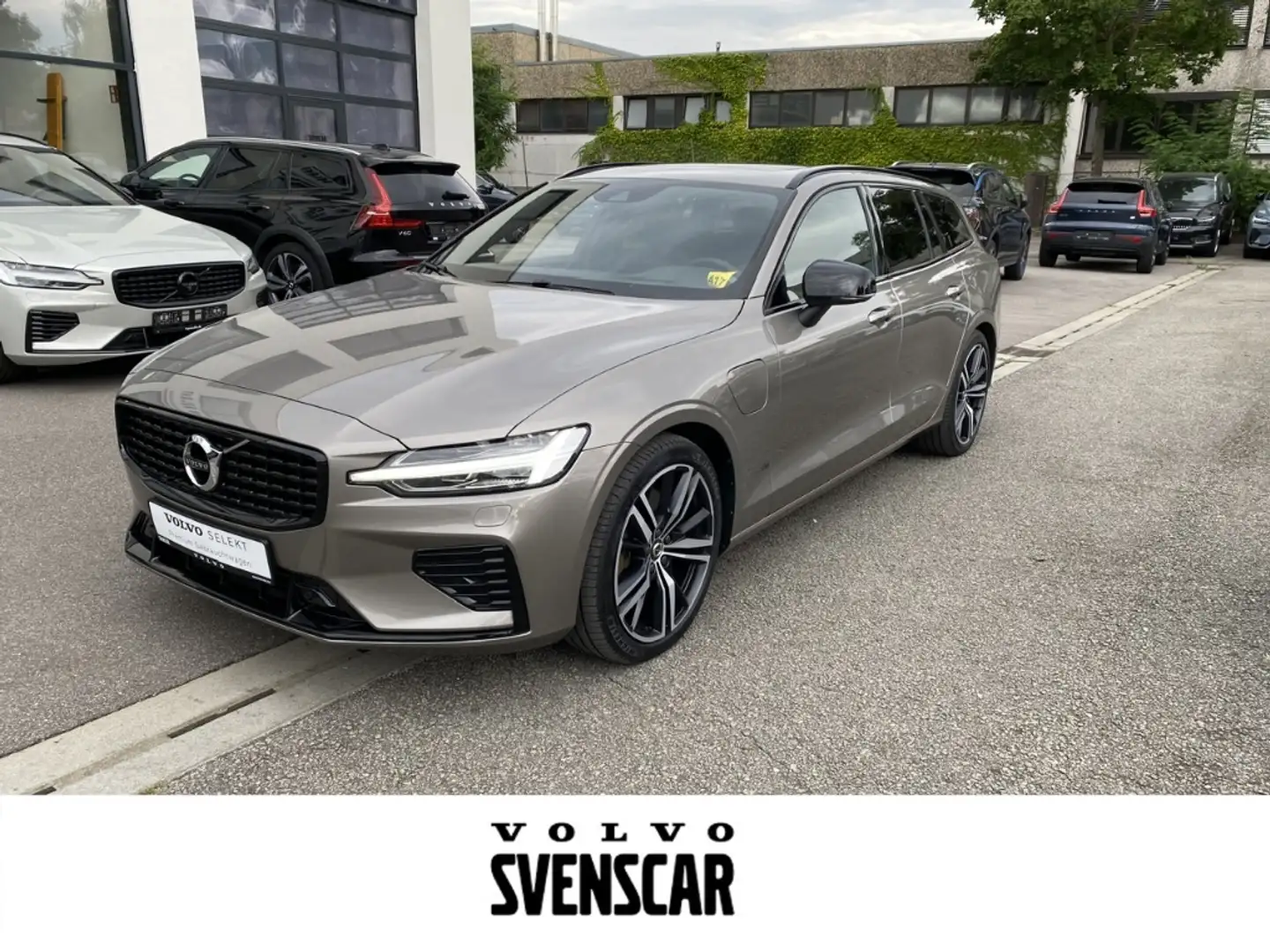 Volvo V60 R-Design Recharge Plug-In Hybrid AWD T6 Twin Engin Grau - 1