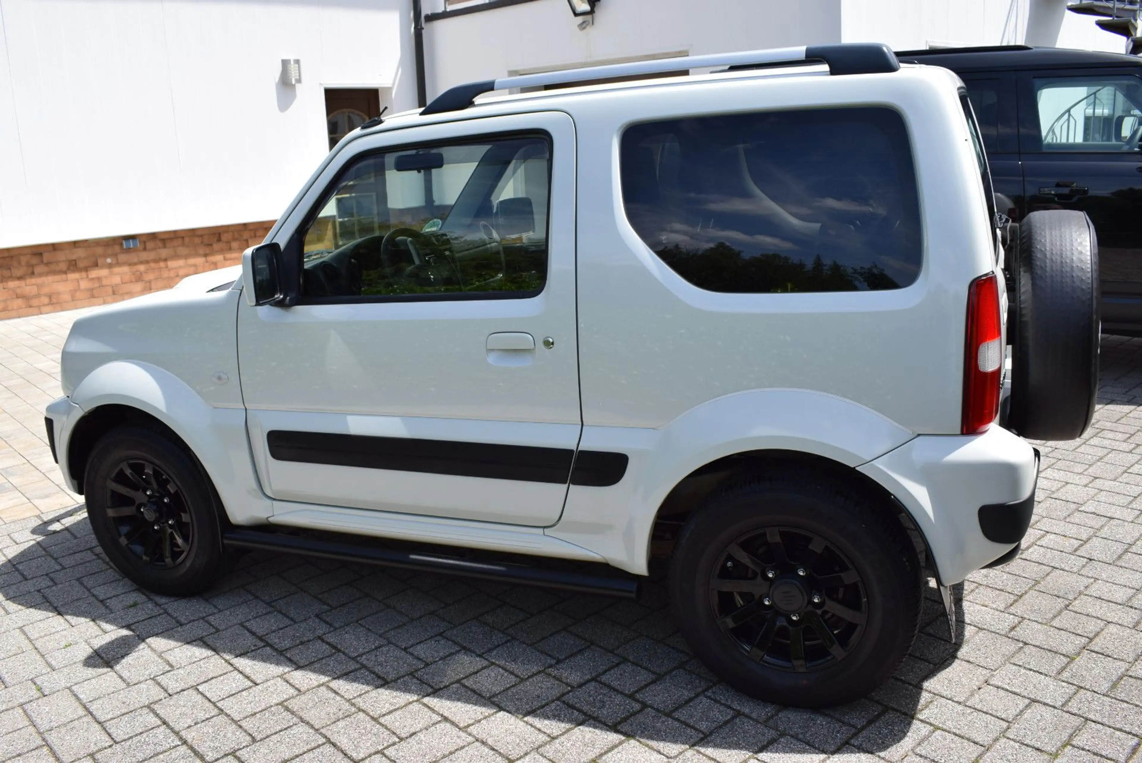 Suzuki Jimny Style BLACK & WHITE EDITION — photo 3