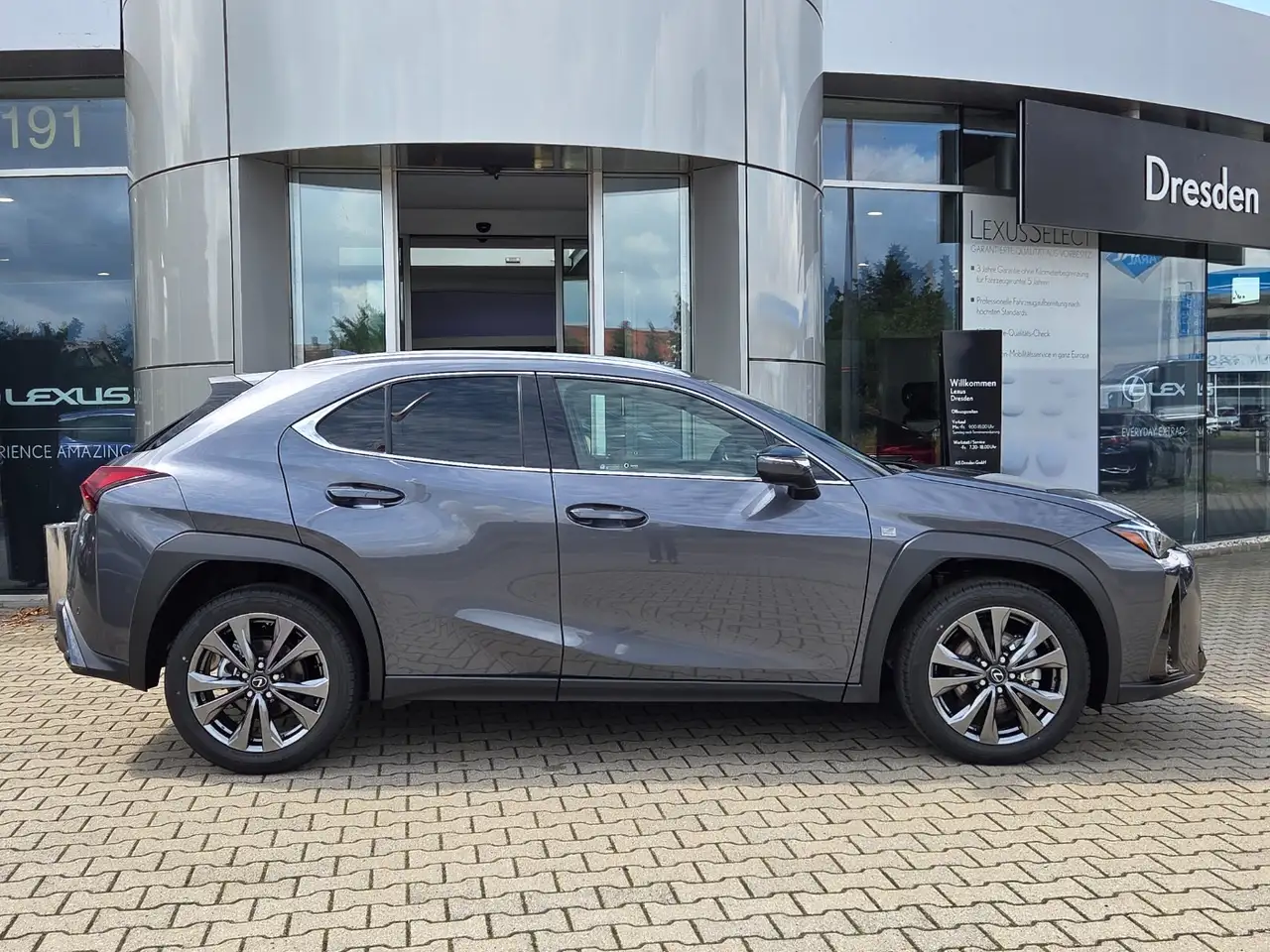 Lexus UX 300h F Sport Design Kamera, SHZ, LED, Navi 2