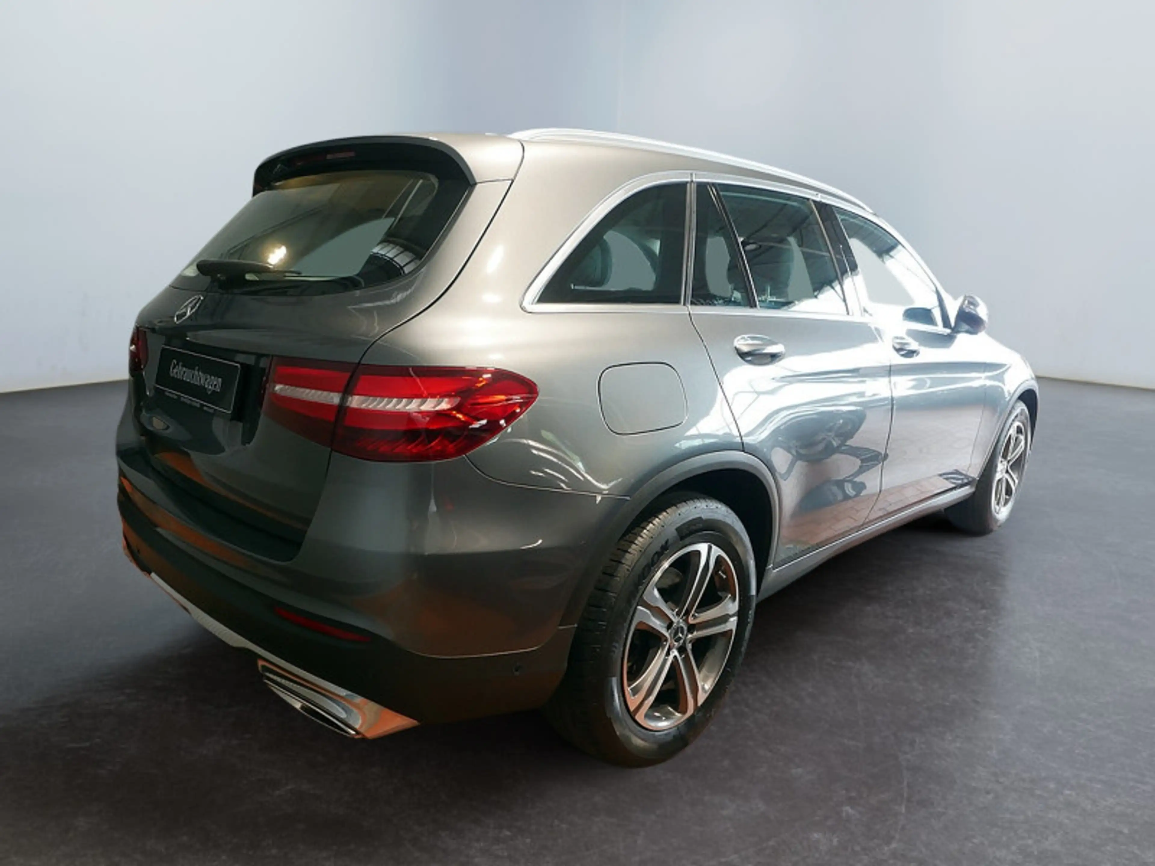 Mercedes-Benz GLC 250 4M Navi LED AHK Kamera Distr Leder Spur — photo 4