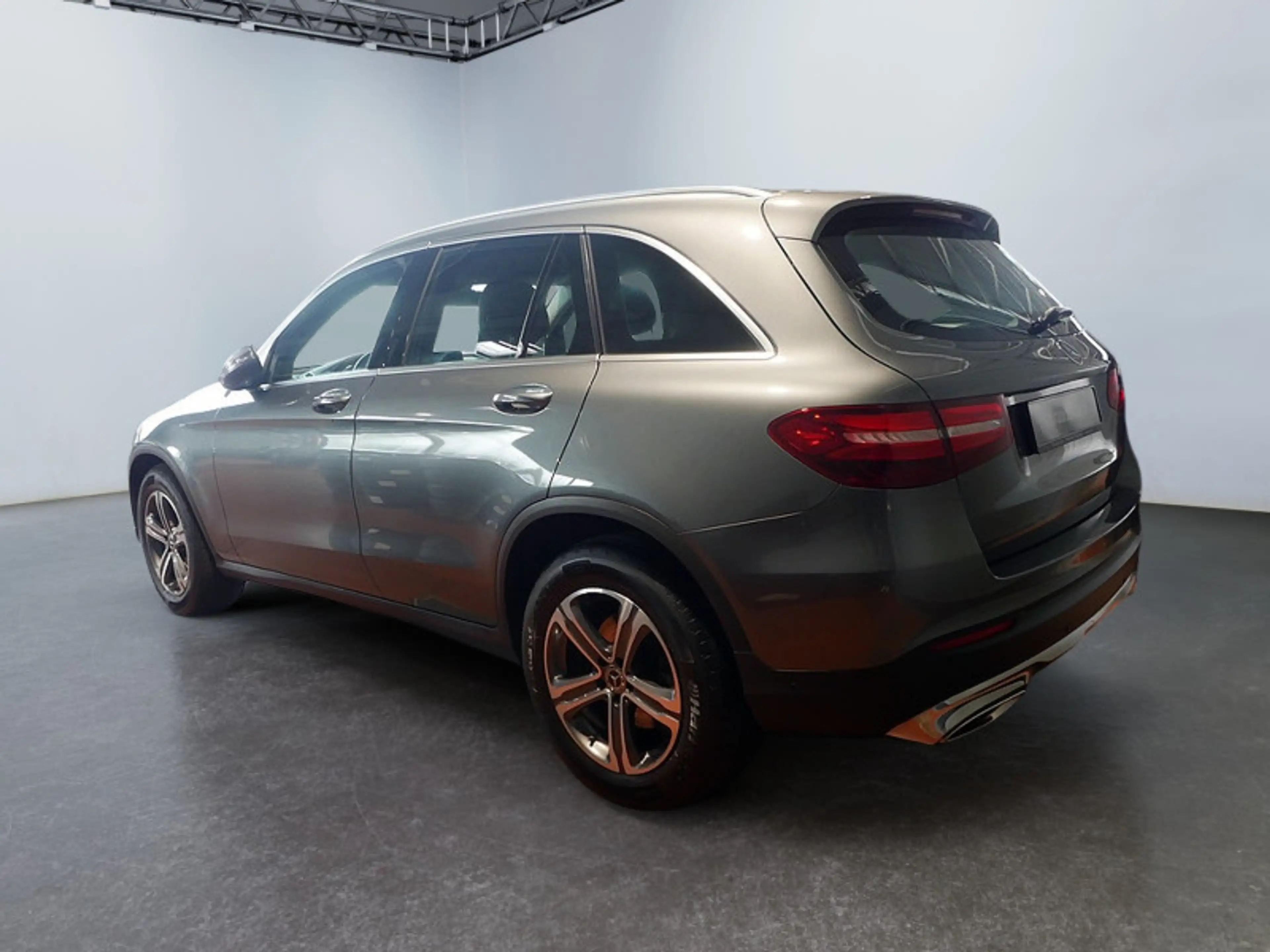 Mercedes-Benz GLC 250 4M Navi LED AHK Kamera Distr Leder Spur — photo 5