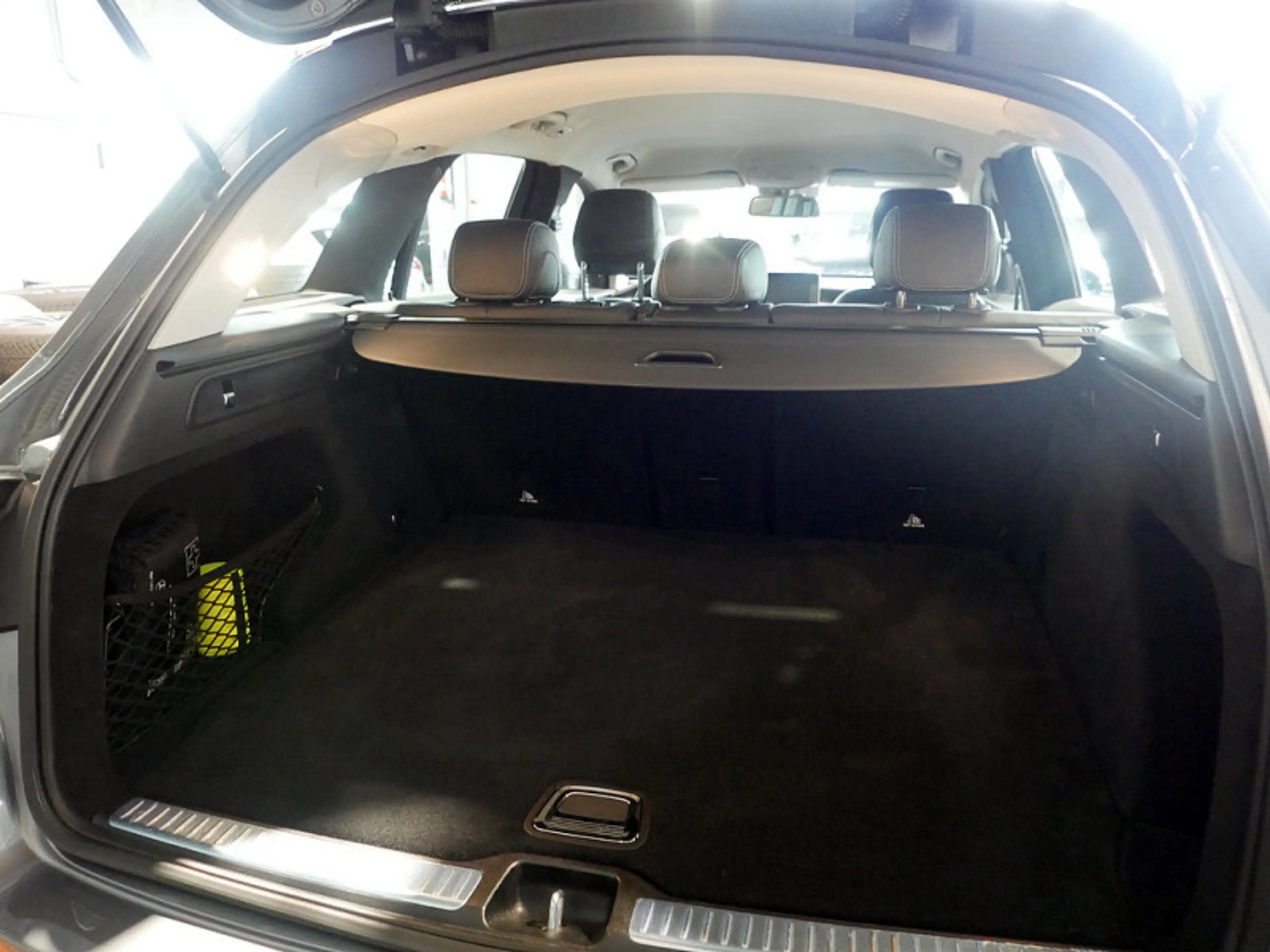Mercedes-Benz GLC 250 4M Navi LED AHK Kamera Distr Leder Spur — photo 10