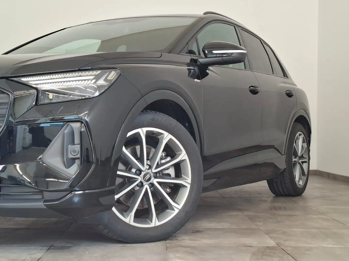 Audi Q4 e-tron Audi Q4 45 e-tron quattro Schwarz - 2