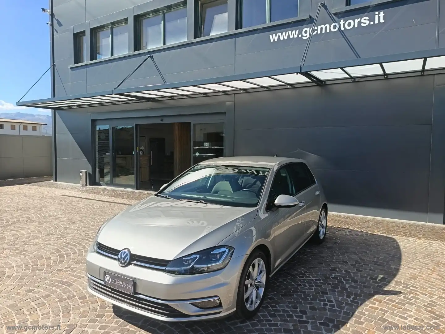 Volkswagen Golf 1.6 TDI 115CV DSG 5p. Highline BMT Grijs - 1