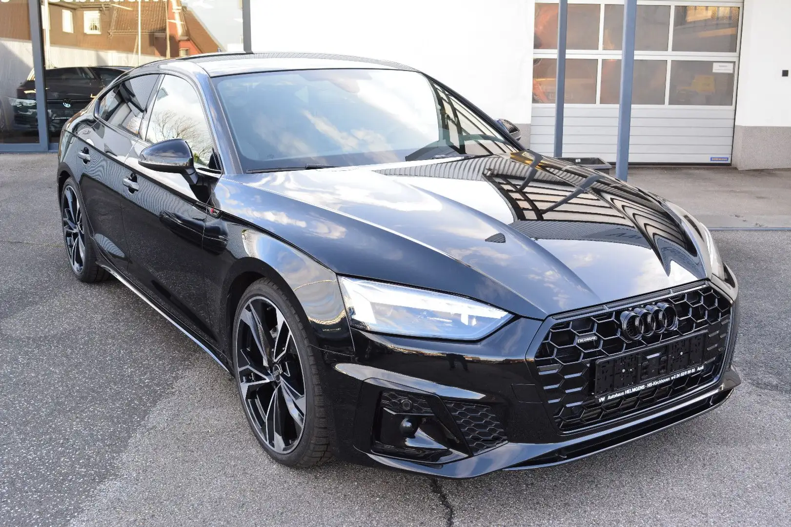 Audi A5 40TFSI QUATTRO Sline Business NAV Matrix PANO Schwarz - 1