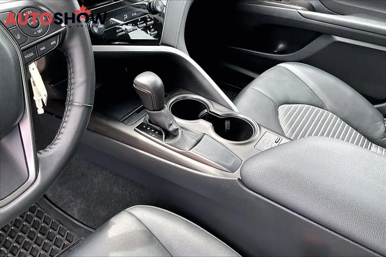 Toyota Camry снимка Toyota Camry