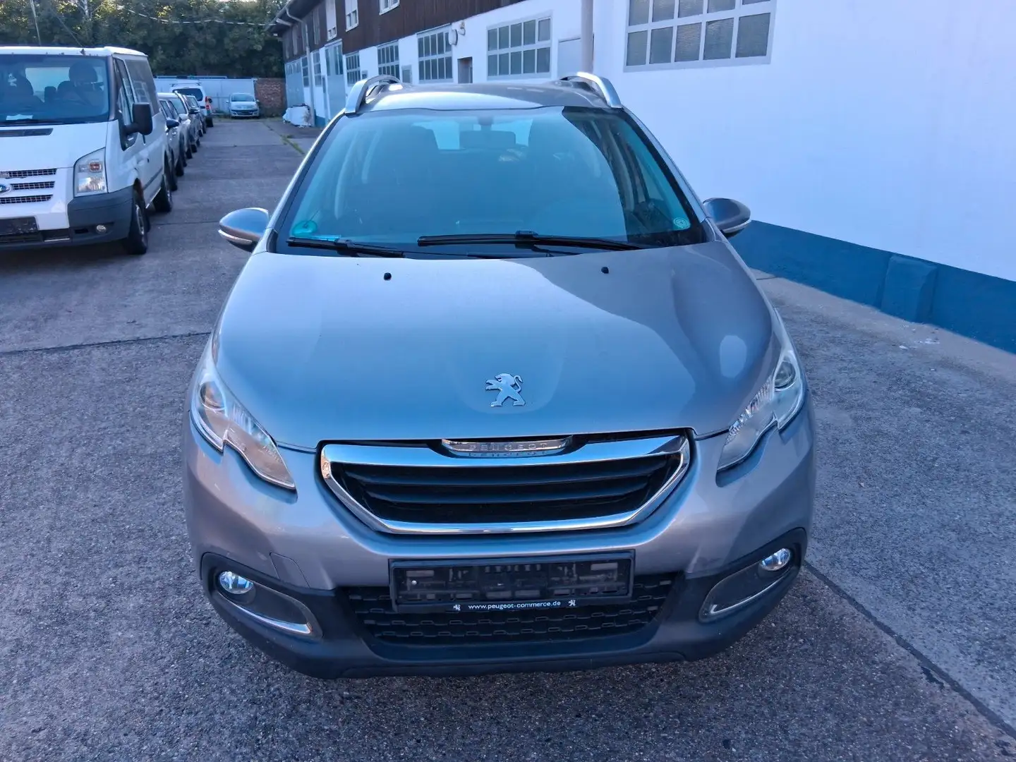 Peugeot 2008 Active Grau - 2