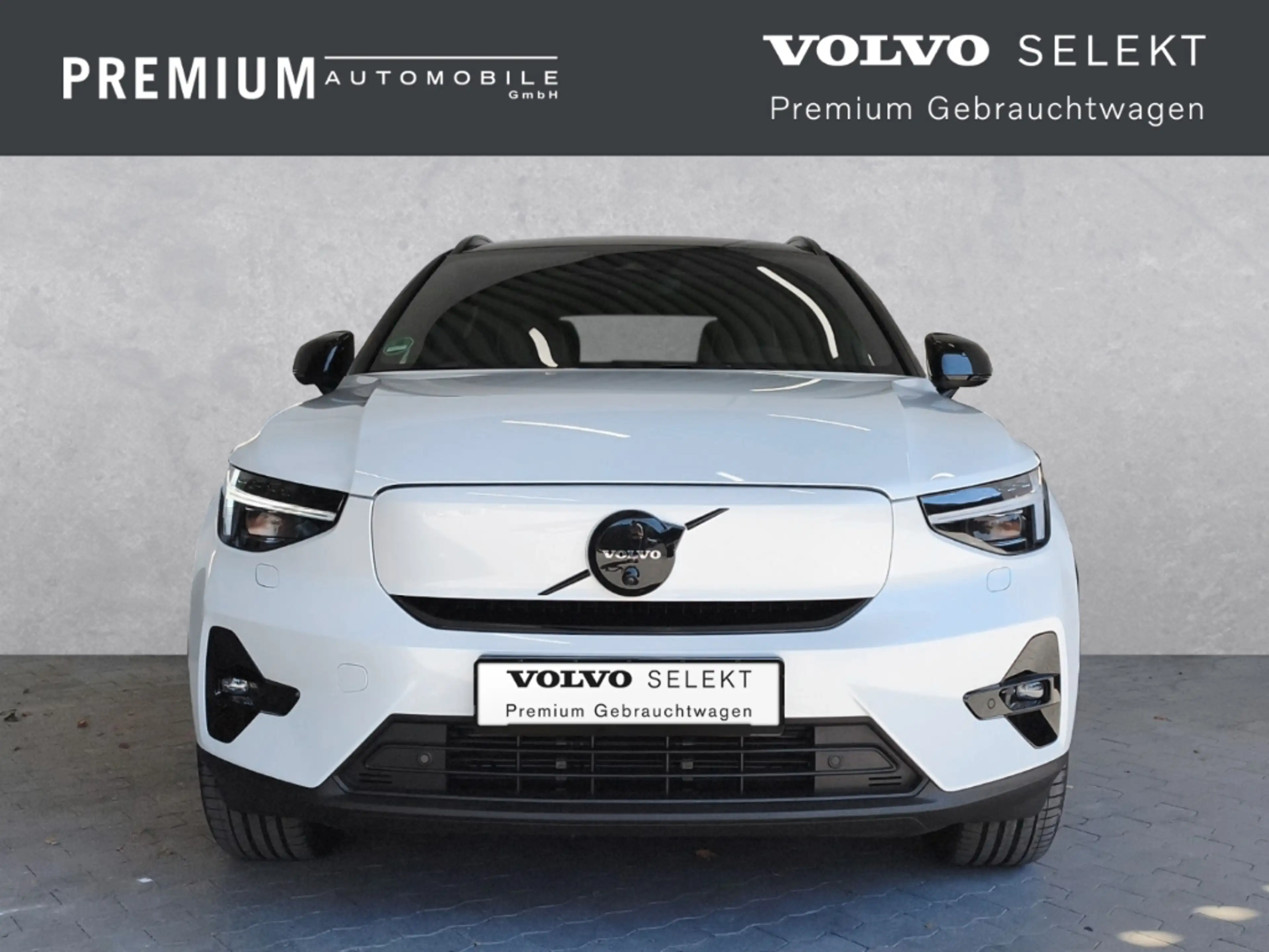 Volvo EX40 185 kW Single Motor Extended Range RWD Plus Black — photo 8