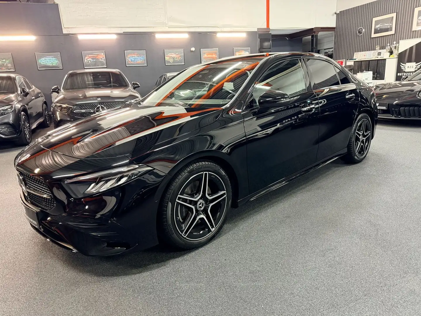 Mercedes-Benz A 220 d Limo AMG Advanced PLUS LED/KEYLESS/KAMER Noir - 2