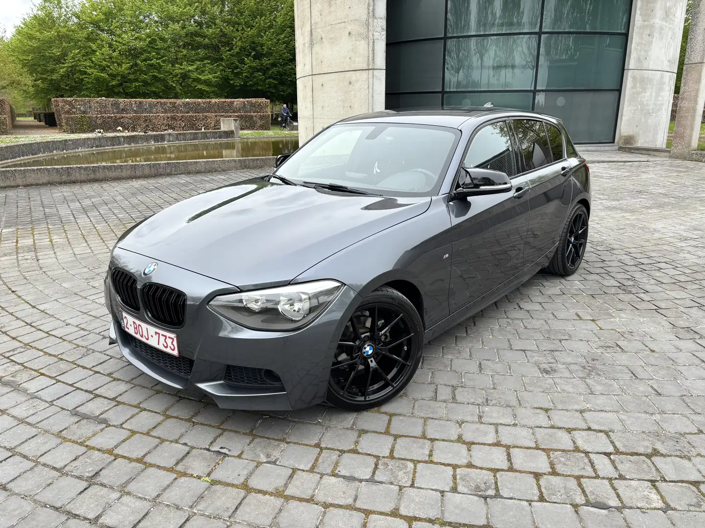 BMW 114 114i M Sport Šedá - 1