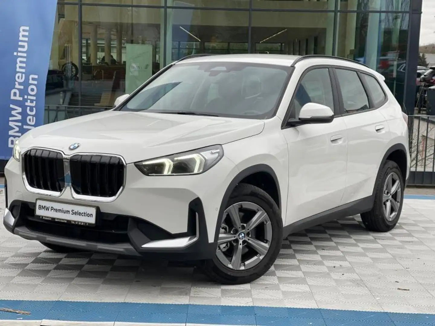 BMW X1 sDrive18i Blanc - 1