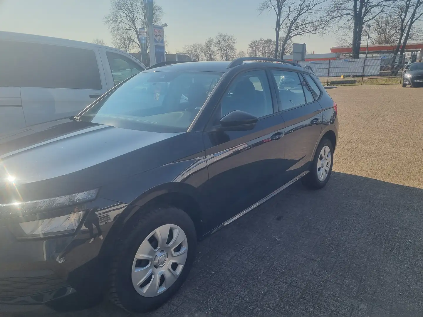 Skoda Kamiq Kamiq 1.0 TSIActive Schwarz - 1