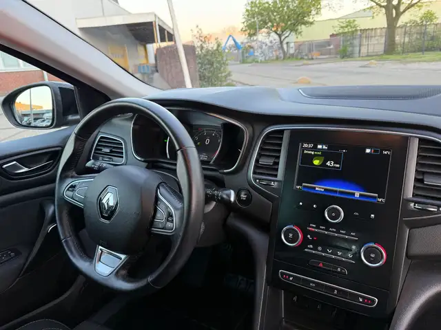 Renault Megane view 17