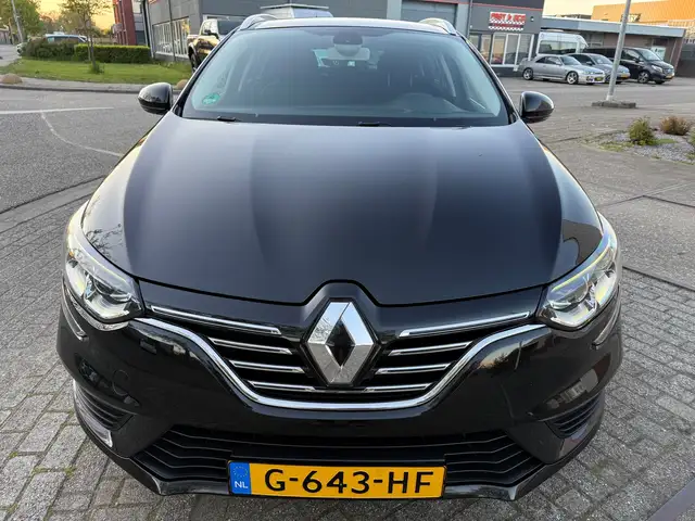 Renault Megane view 8