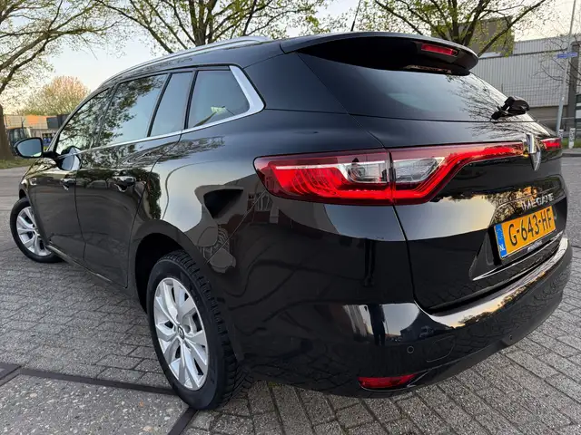 Renault Megane view 4