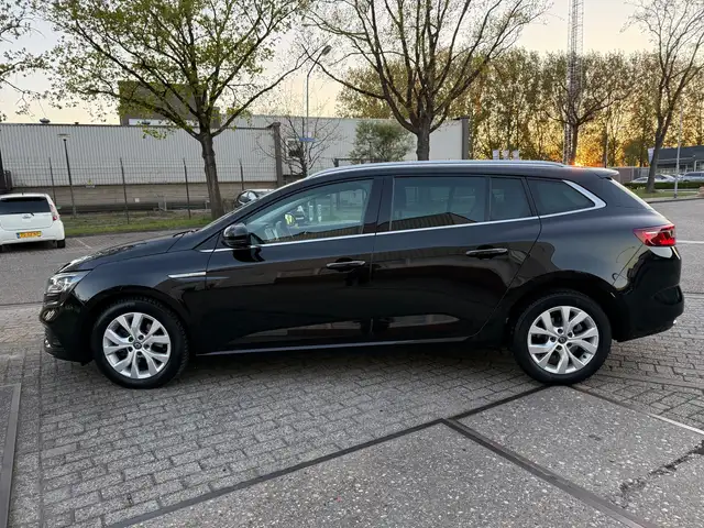 Renault Megane view 9