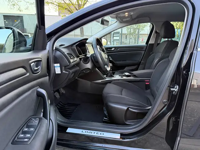 Renault Megane view 11
