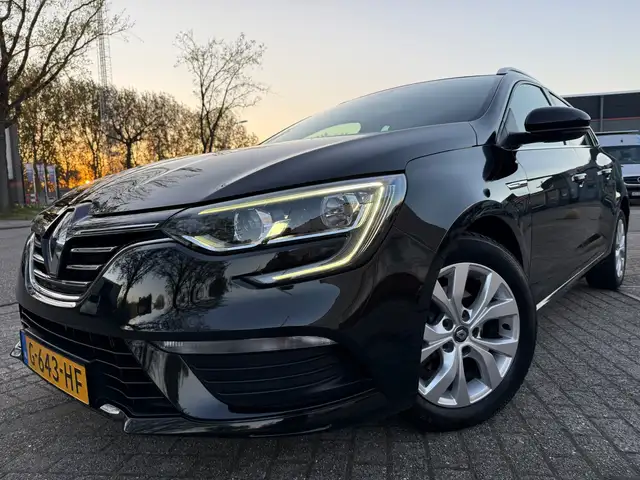 Renault Megane view 5