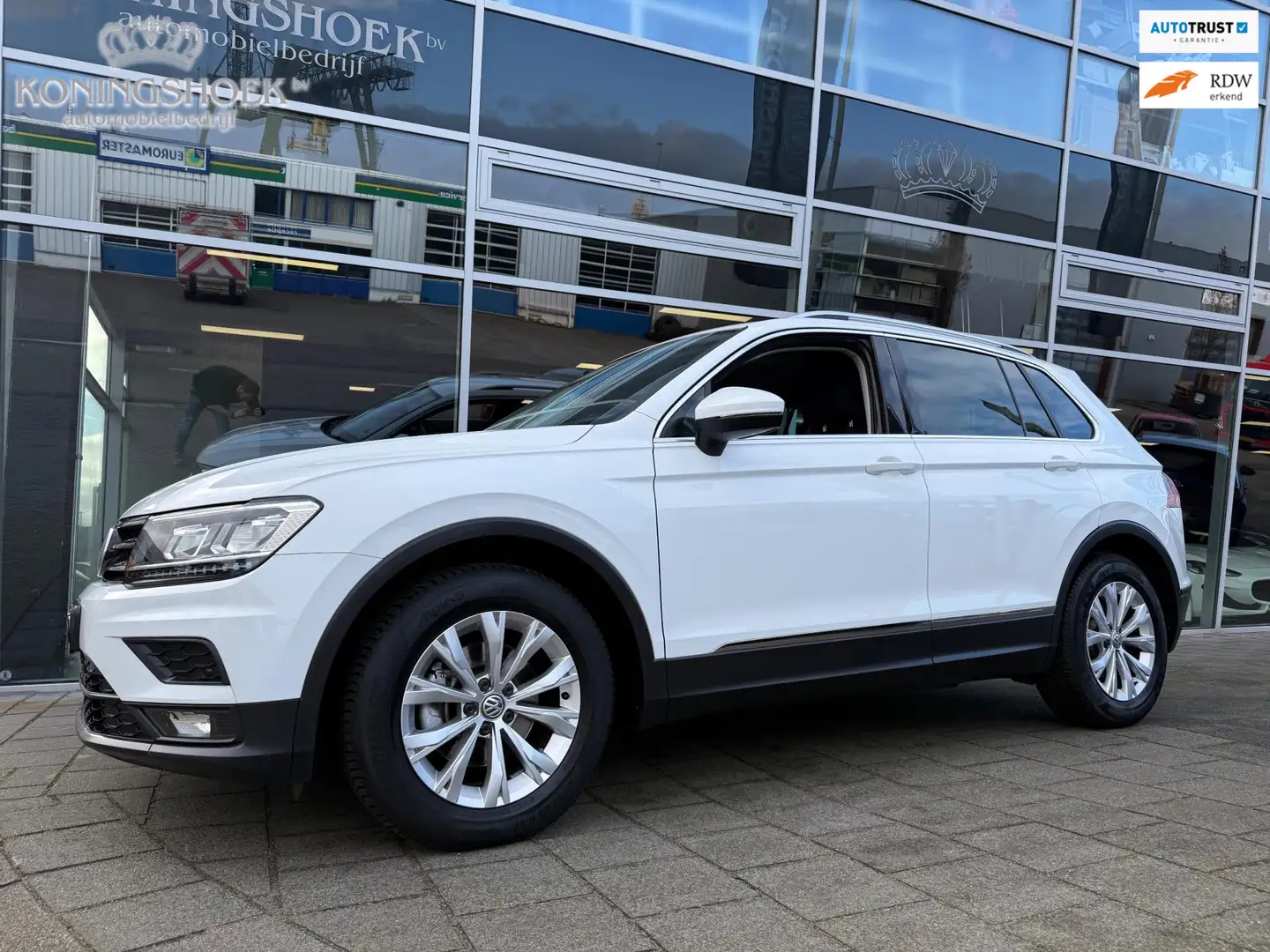 Volkswagen Tiguan 1.5 TSI ACT Comfortline Business Weiß - 1